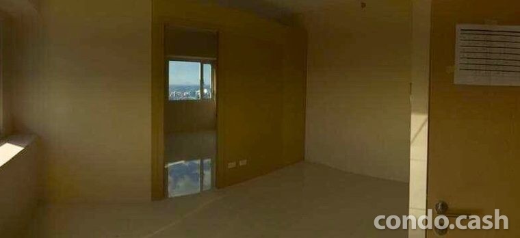 1 Bedroom Corner Unit Condo